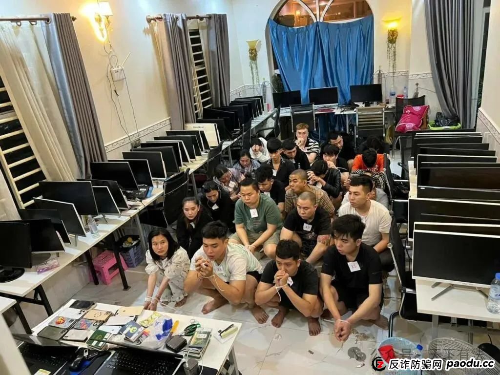 场面震撼!柬埔寨电诈园区上演集体大逃亡! 场面震撼!柬埔寨电诈园区上演集体大逃亡!