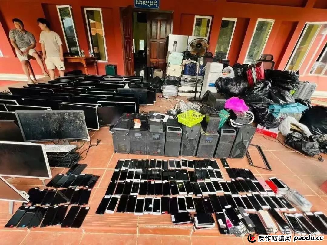 场面震撼!柬埔寨电诈园区上演集体大逃亡! 场面震撼!柬埔寨电诈园区上演集体大逃亡!